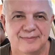 Professore brasiliano di Arte Contemporanea e architettura espositiva